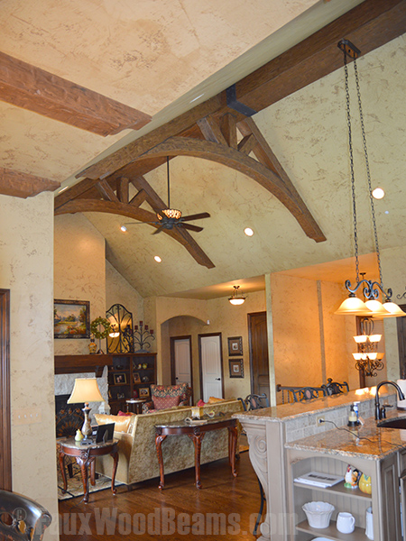 Trusses built with straight and arched Tuscany beams