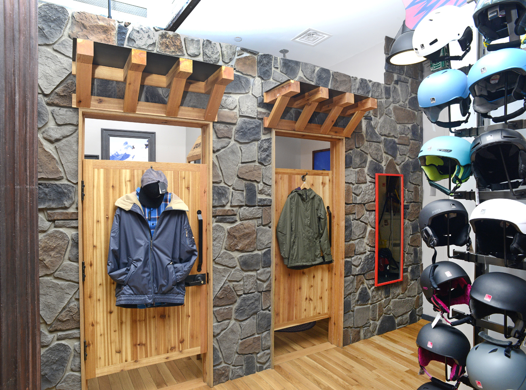 The use of real-wood trim and accessories creates the perfect ski-lodge look.