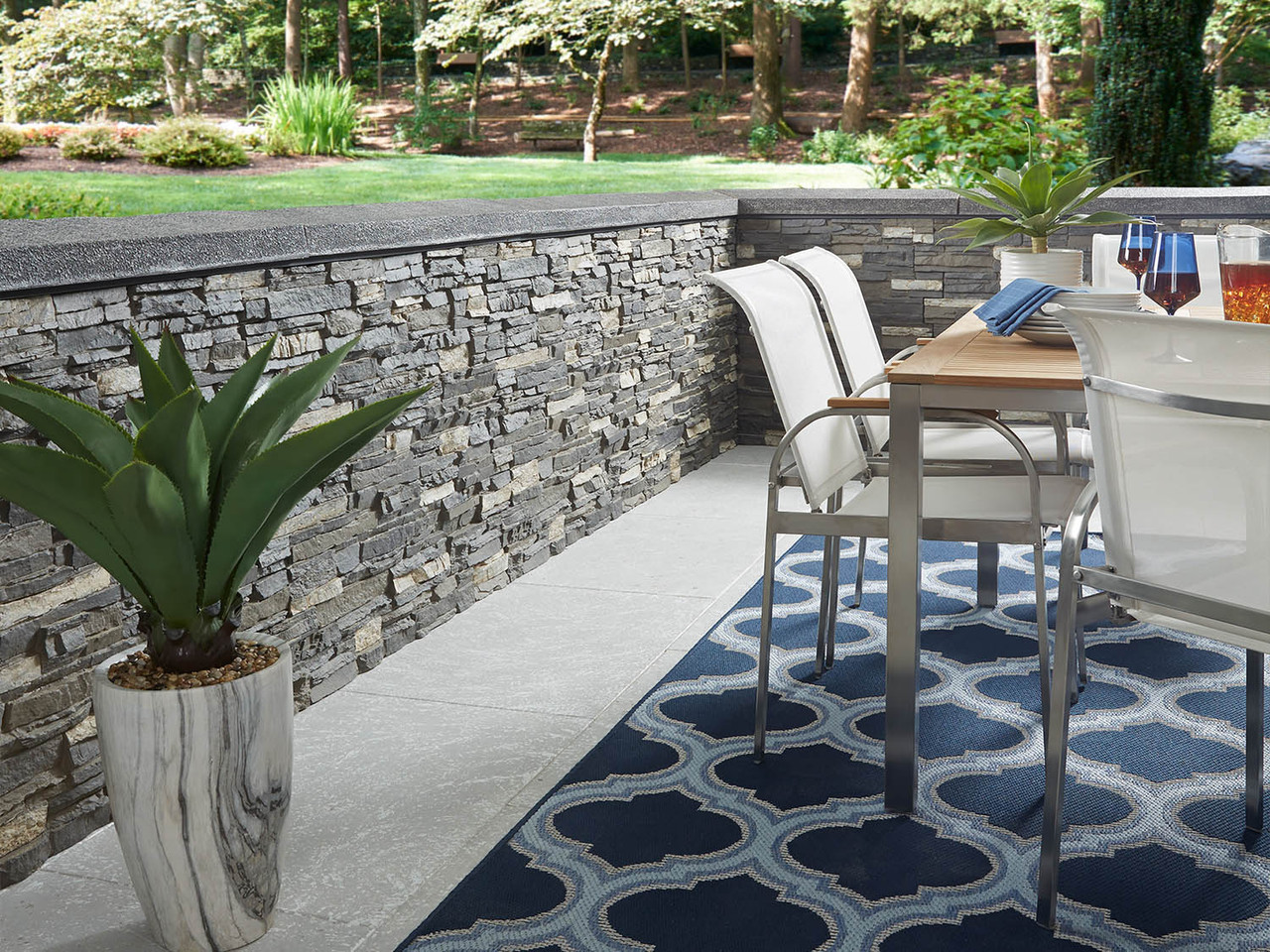 Colorado Dry Stack Faux Stone Wall Panels in Iced Coffee