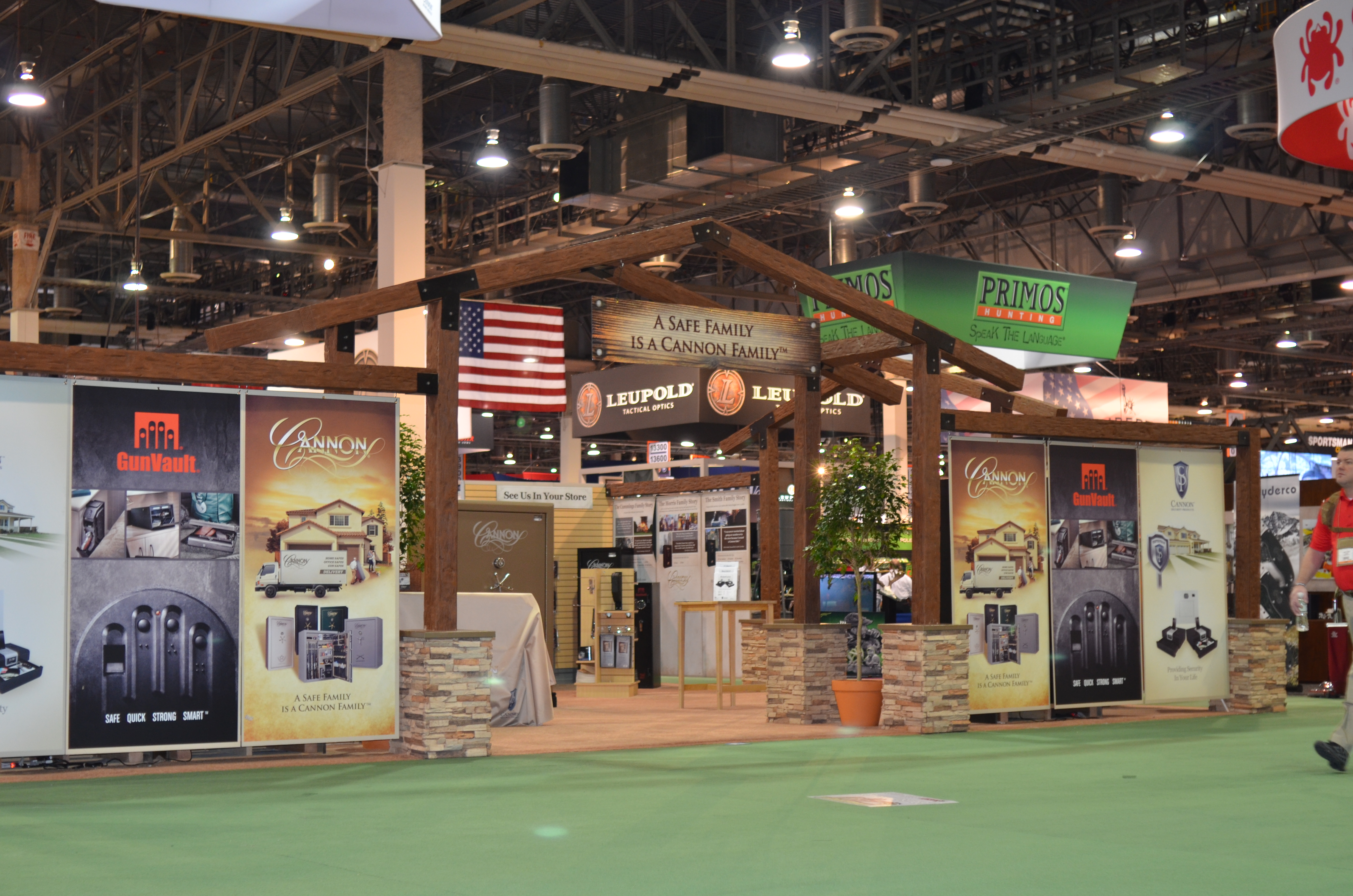 Faux stone columns making trade show booth more appealing