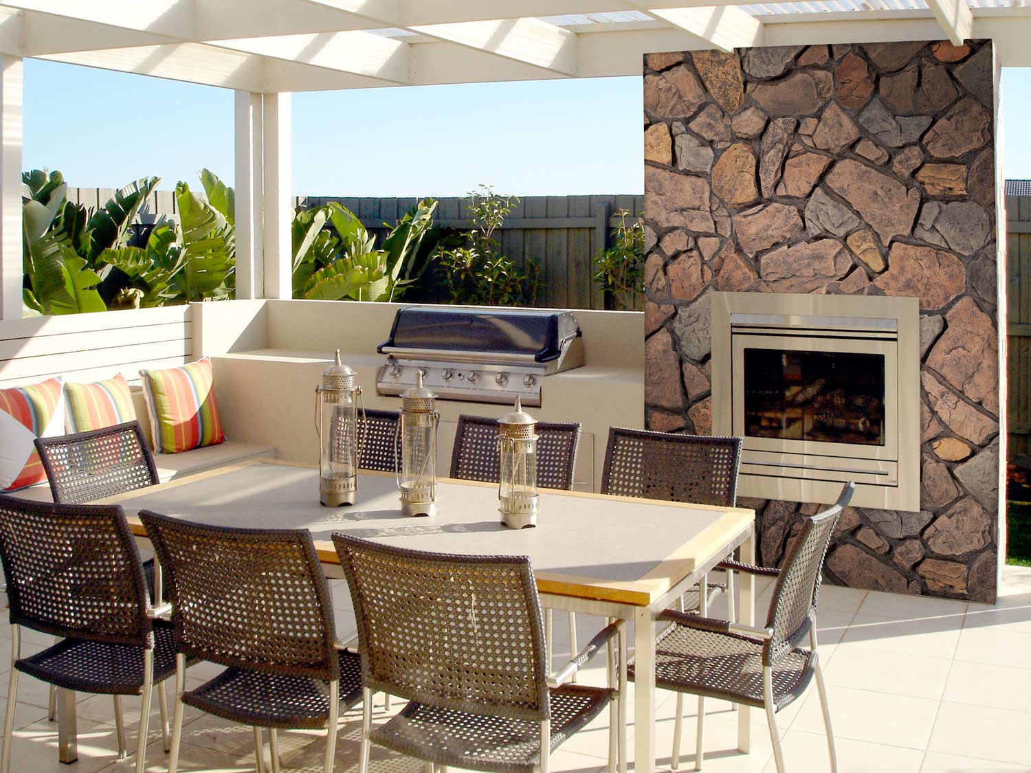 Attractive Anson fieldstone surrounding an outdoor fireplace