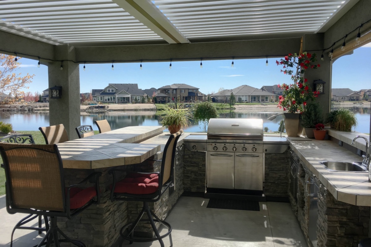 Colorado Dry Stack Faux Wall Panels in Everscape