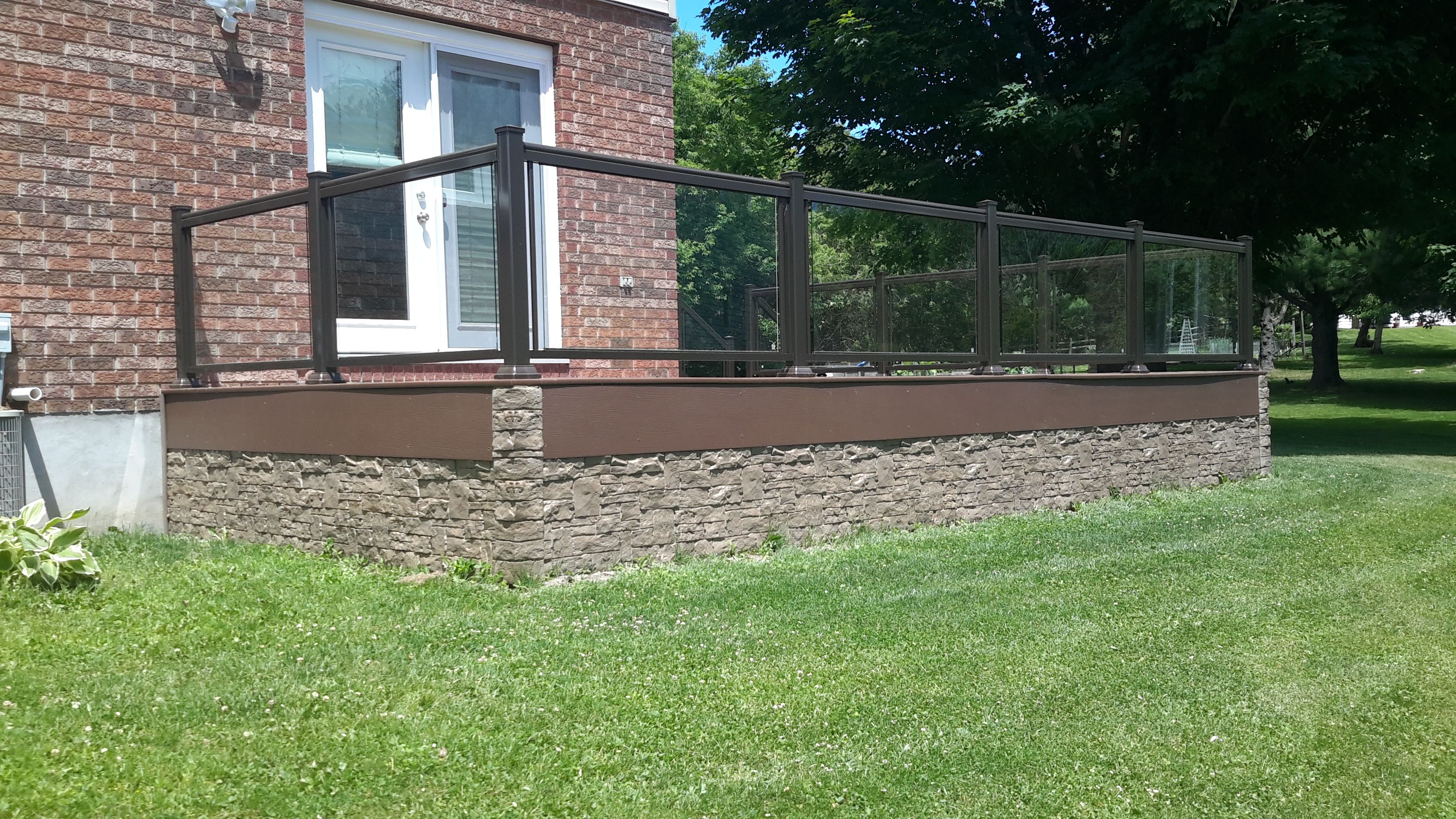 Rustic stone veneer for home foundations