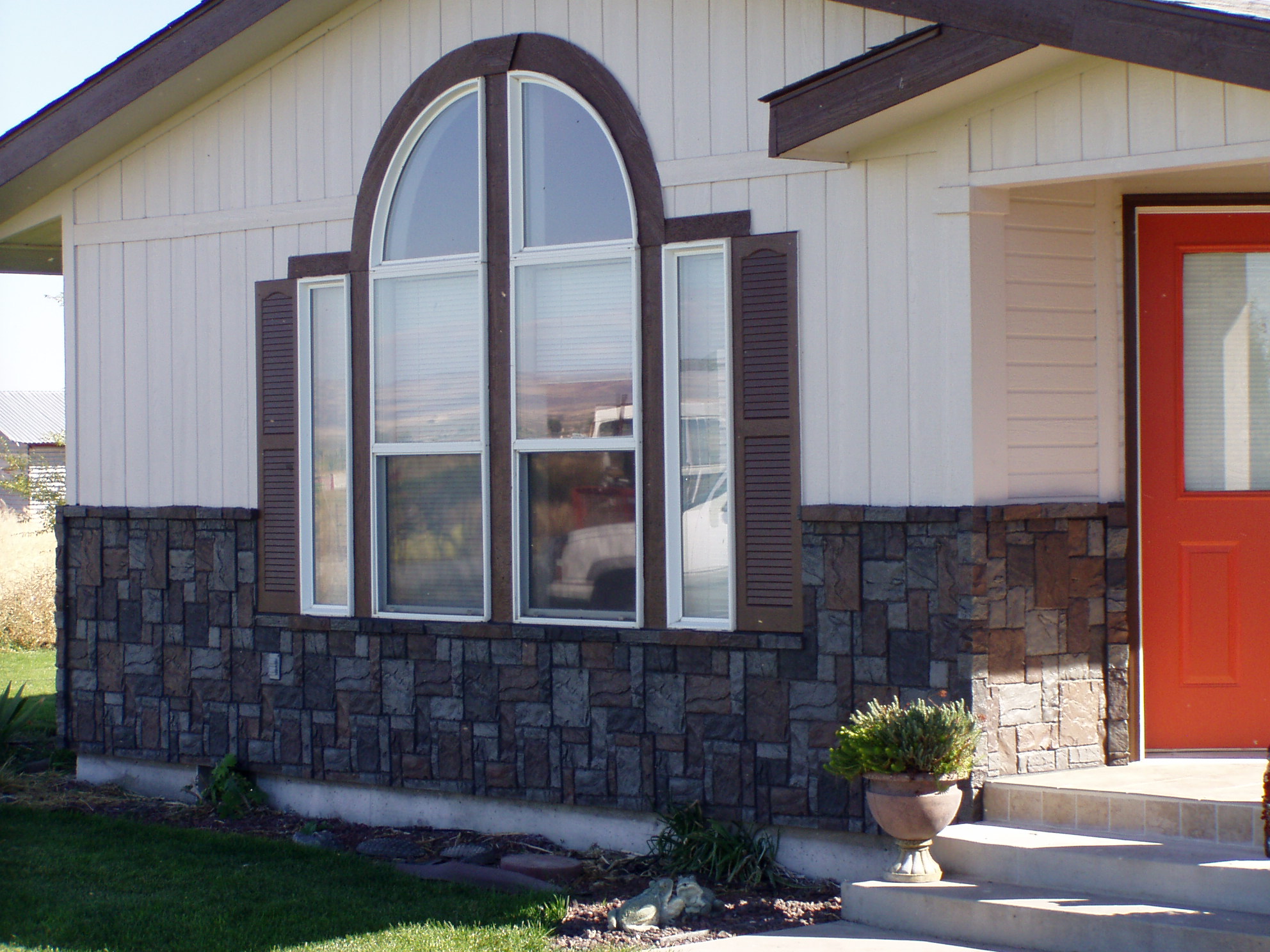 Drainage mats are invisible beneath the exterior siding; but offer numerous benefits.