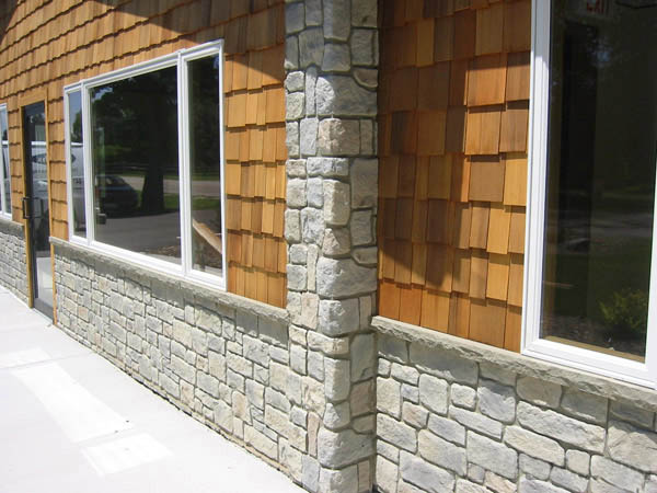 Exterior wall with panels